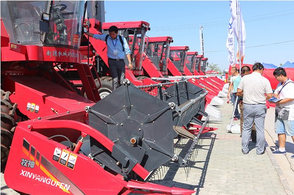2015新疆农业机械博览会开展 200余家企业亮相_农机通讯社